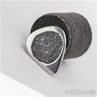 Damasteel přívěsek kovové trsátko - Hitmaker