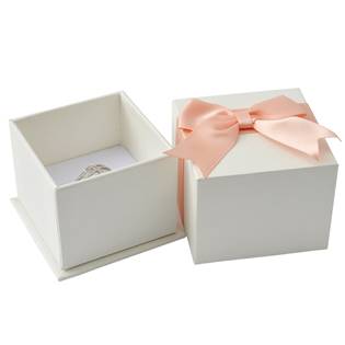 Dárková krabička na prsten/náušnice, bílá s růžovou mašlí