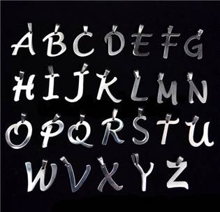 Ocelový přívěšek - písmeno - iniciála