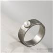 Ocelový kovaný prsten s perlou FOTO1