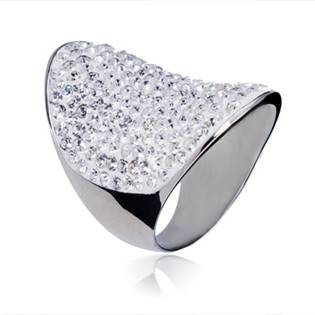 Ocelový prsten zdobený krystaly, vel. 51