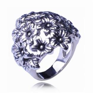 Ocelový prsten zdobený kytičkami