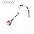 Piercing do nosu titan