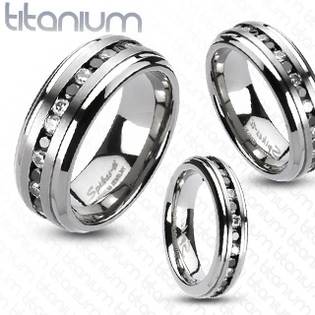 Prsten titan - černé a čiré zirkony, šíře 9 mm, vel. 72