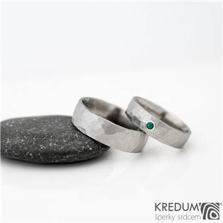Ručně kované ocelové prsteny Natura Smaragd - pár