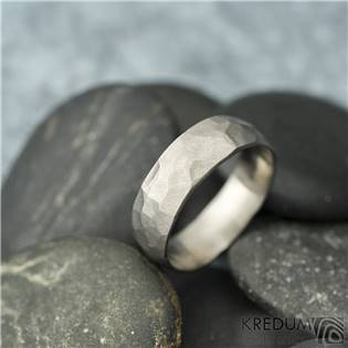 Ručně kované titanové prsteny Natura Klasik - pár