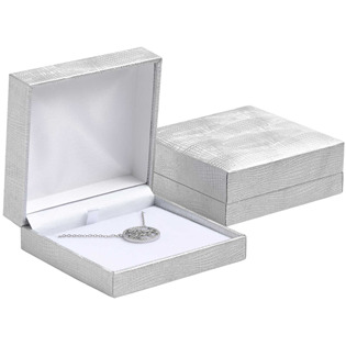 Stříbrná koženková krabička na náhrdelník nebo řetízek