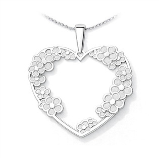 Stříbrný přívěsek srdce s květy