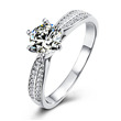 stříbrný zásnubní prsten kulatý moissanit  
