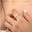 stříbrný zásnubní prsten s moissanity
